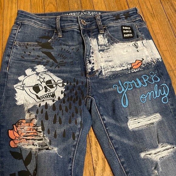 AMERICAN EAGLE | Women’s Hi-Rise Jegging Graffiti Jeans Size 6 Regular - Picture 2 of 16